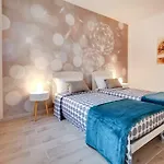 White Flowers With Canal View By Wonderful Italy Appartement