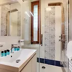 Appartement White Flowers With Canal View By Wonderful Italy