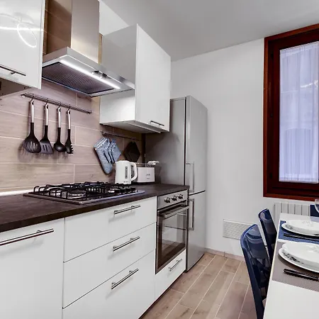 Apartament White Flowers With Canal View By Wonderful Italy *