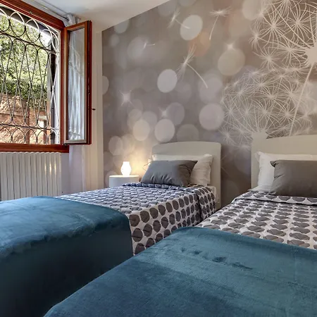 White Flowers With Canal View By Wonderful Italy * Wenecja