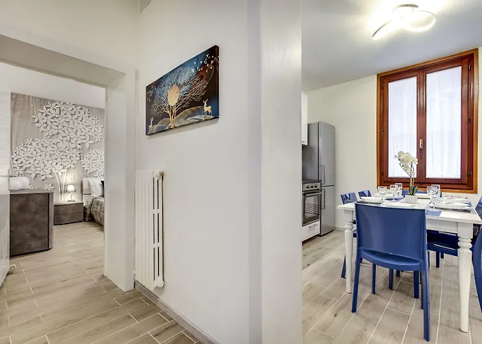 White Flowers With Canal View By Wonderful Italy * Wenecja