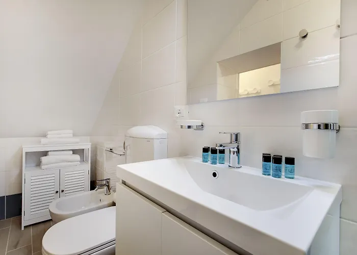 White Flowers With Canal View By Wonderful Italy * Wenecja