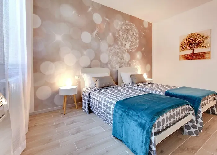 White Flowers With Canal View By Wonderful Italy Apartament